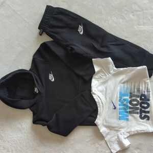 Boys Nike Bundle Size5